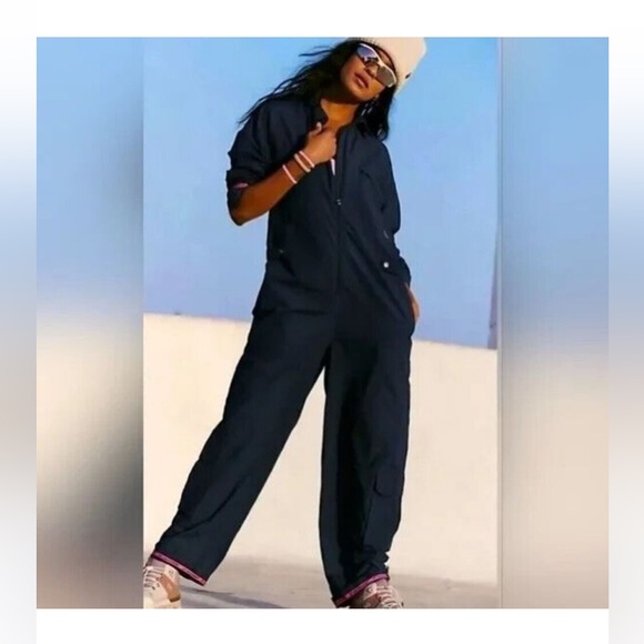 NWT FREE PEOPLE MOVEMENT MESMERIZE ME COVERALLS JUMPSUIT - SIZE M, MIDNIGHT NAVY - Picture 2 of 7